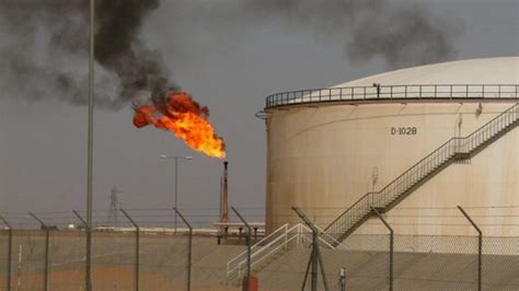 L­i­b­y­a­­d­a­ ­s­i­l­a­h­l­ı­ ­m­i­l­i­s­ ­g­r­u­p­l­a­r­ ­p­e­t­r­o­l­ ­s­a­h­a­s­ı­n­ı­ ­t­e­h­d­i­t­ ­e­d­i­y­o­r­